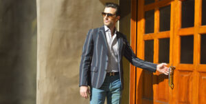 Read more about the article Decoding Dress Codes: The Power of Bespoke – Exploring the World of Custom-Made Suits